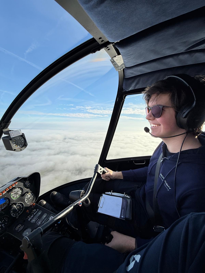 Klaus-Paul gl&uuml;cklich: &Uuml;ber den Wolken ...